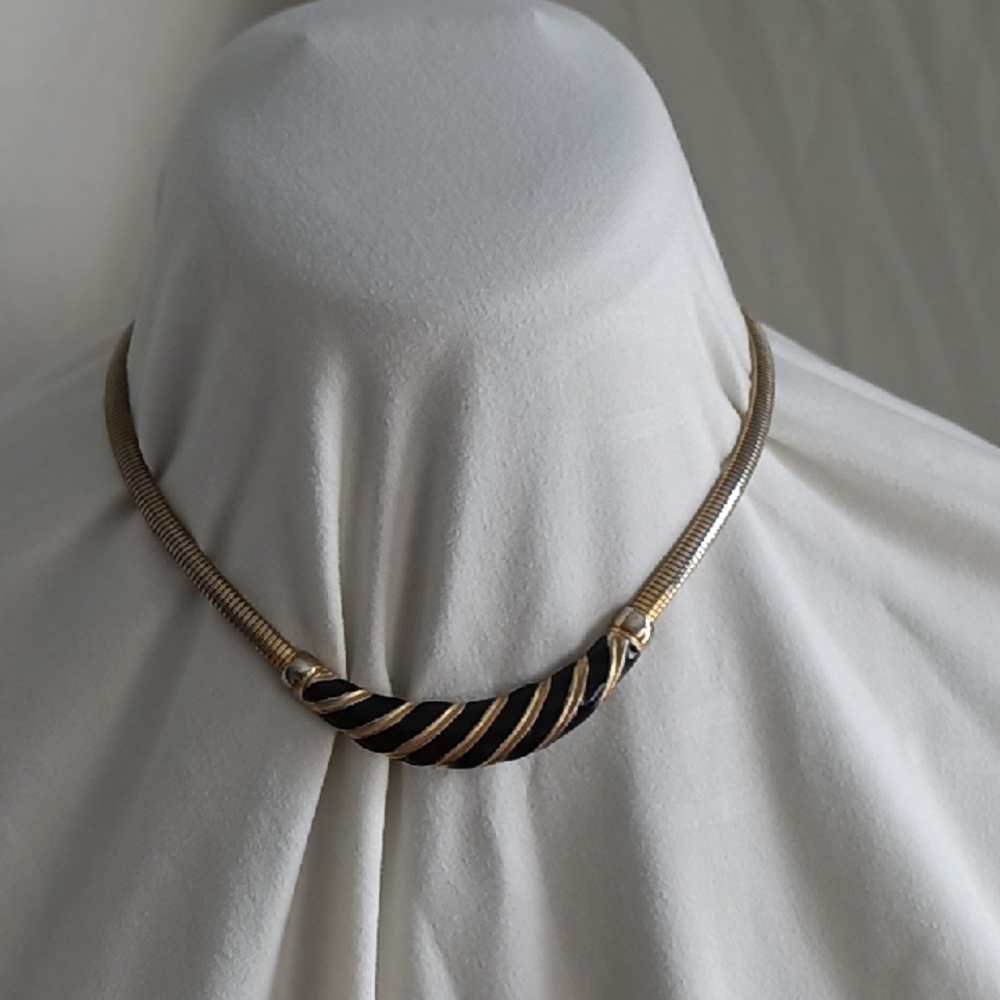 Elegant Gold and Black Necklace